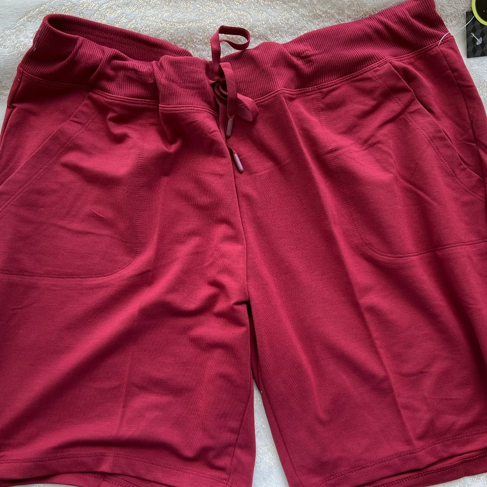 athletic works wine red sports fabric short bermuda shorts size XL